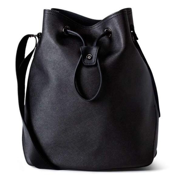 lululemon athletica Handbags - Lululemon Bucket of Fun Bag